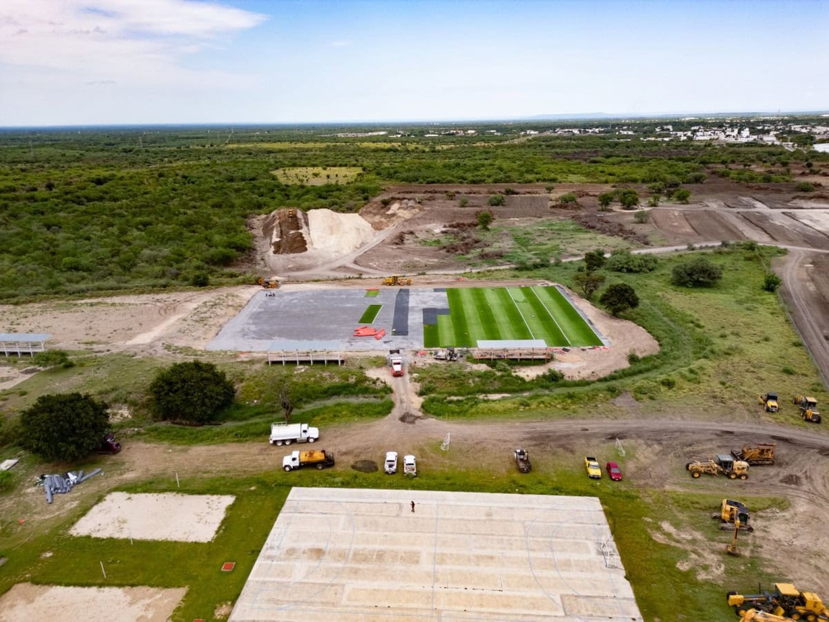 Avanzan nuevas canchas de futbol para fortalecer el deporte en Ciudad Victoria