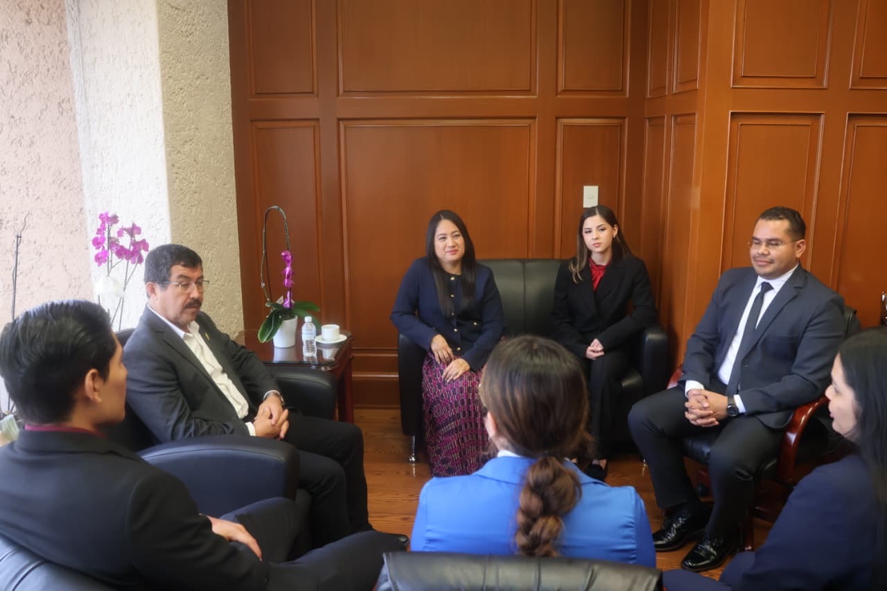 Jóvenes de excelencia de la UAT avanzan en formación dentro del sistema judicial federal