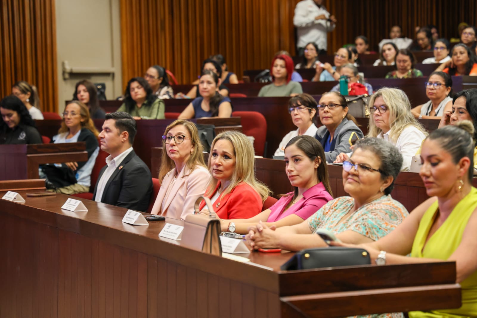 Familia UAT e Instituto de la Mujer Universitaria abren taller de liderazgo