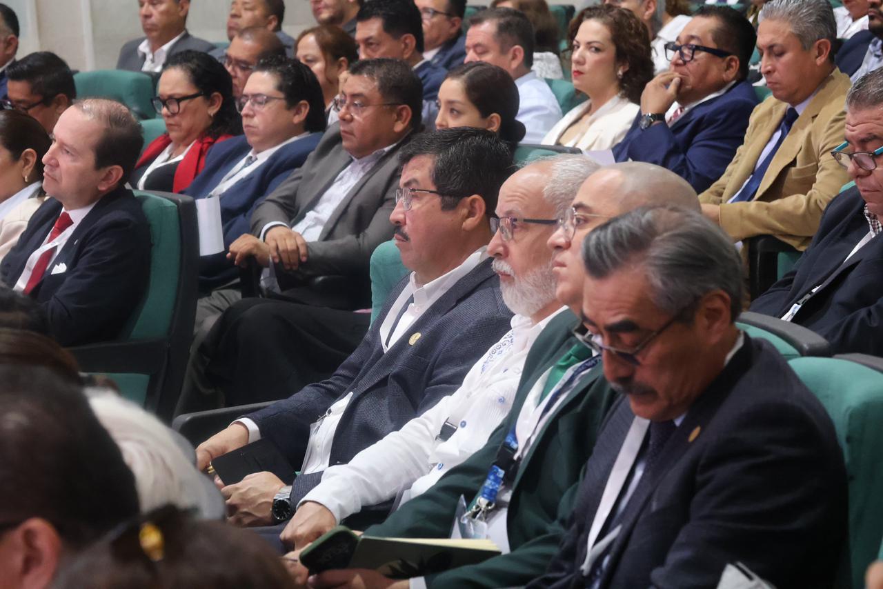 Programas presenciales y en línea impulsan expansión educativa de la UAT