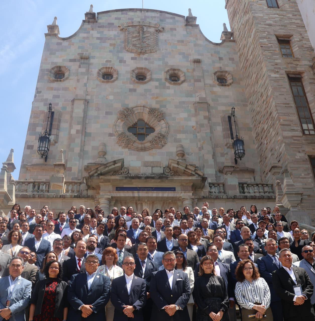 Universidades del país revisan agenda académica con presencia de la UAT