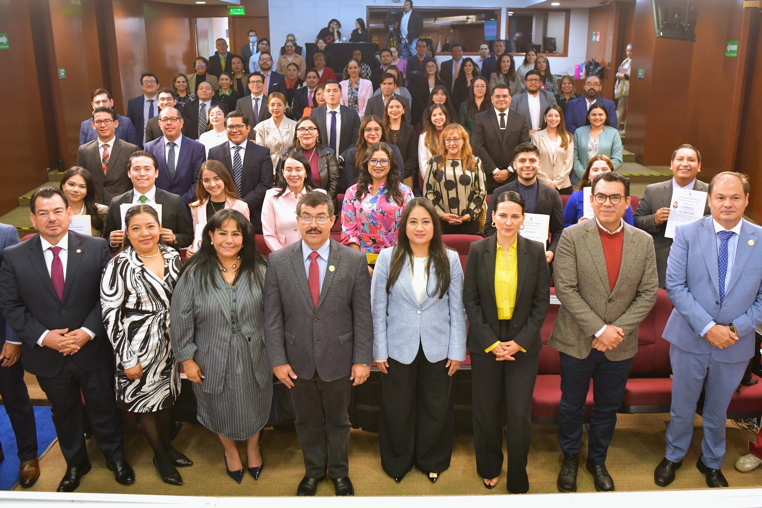 Alumnos destacados de la UAT cierran estancia en el Órgano de Administración Judicial